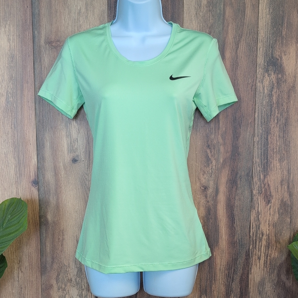 Nike Pro Women's Light Green Short Sleeve Fitted Training Tee M